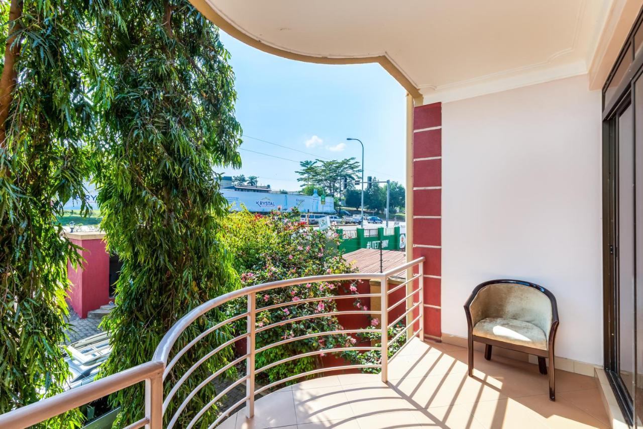 Entebbe Traveller'S Hotel Bagian luar foto